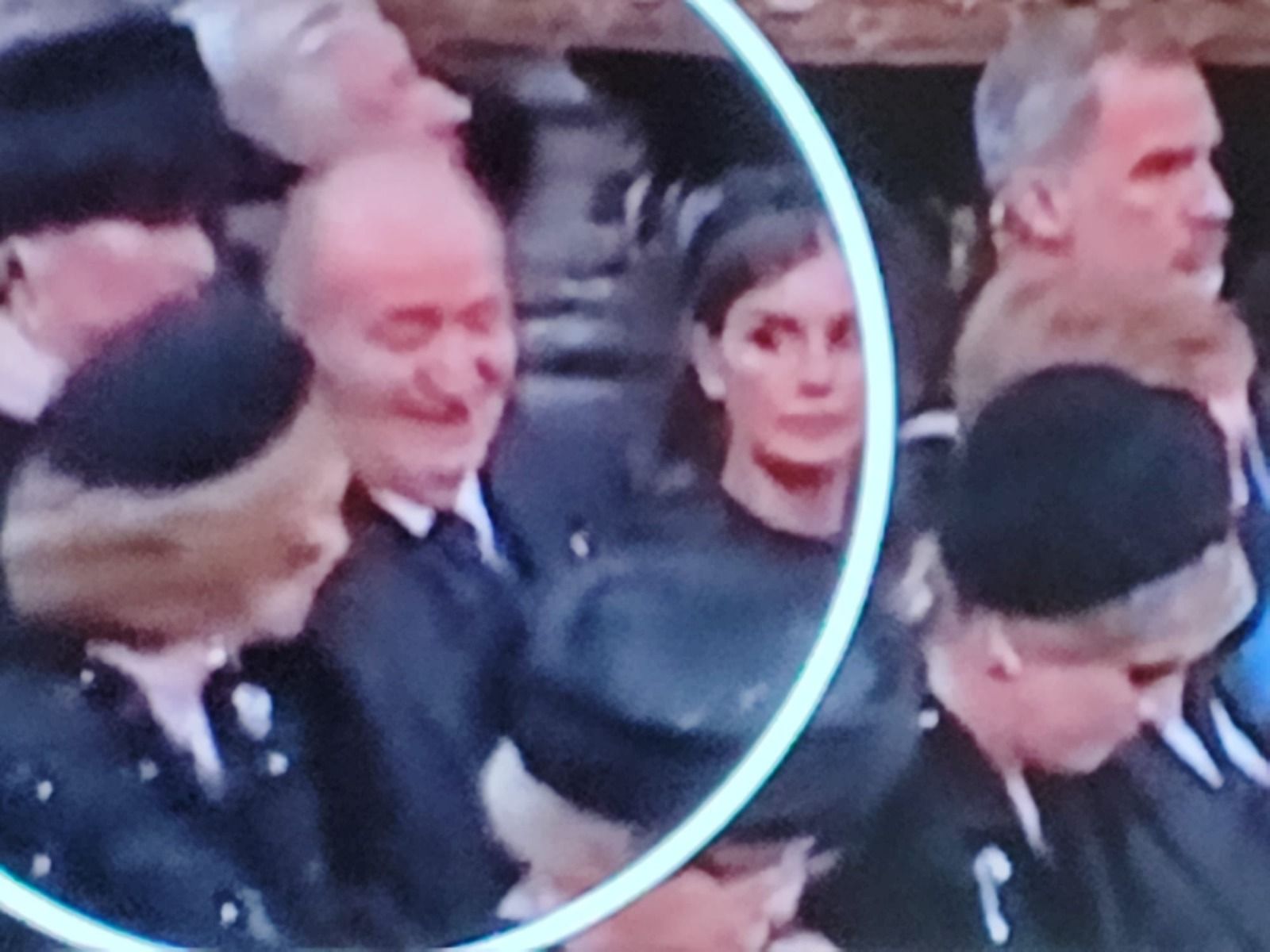 El rey emérito riendo en el funeral de Isabel II