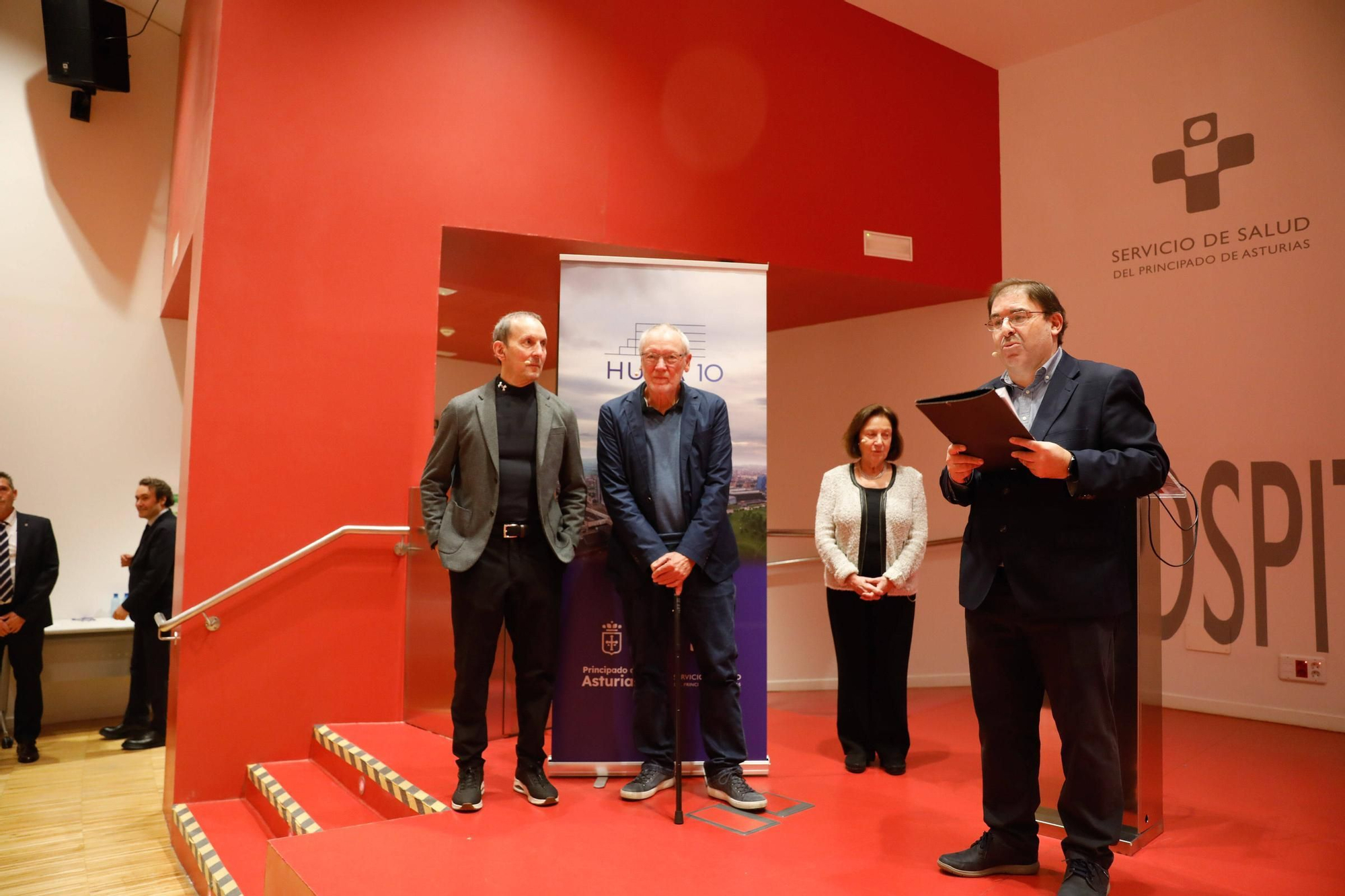 Tres de los galardonados con el premio "Princesa" de Investigación Científica y Técnica dan una charla a escolares asturianos en el HUCA.