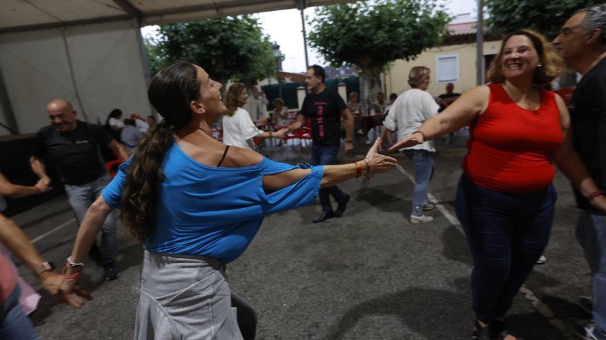 Festejos anima a los barrios a impulsar sus fiestas y les ofrece colaboración