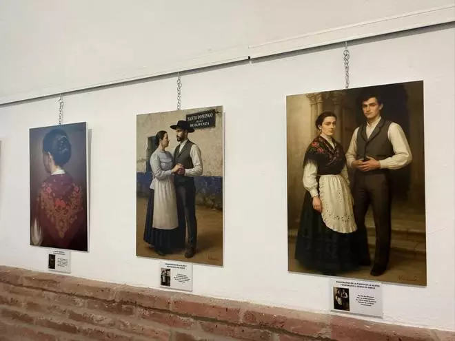 Una exposición realizada con Inteligencia Artificial muestra en Olivenza indumentaria tradicional