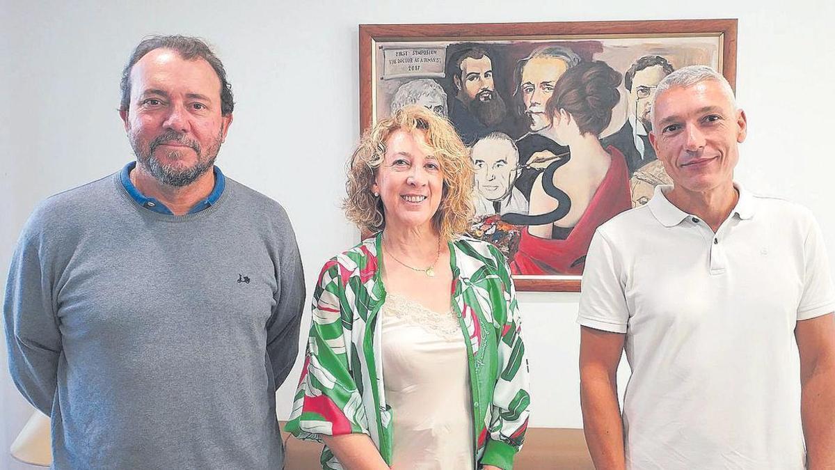 Alfredo Rodríguez, interlocutor policial, la doctora Rosa Robles y Víctor Fernández, del IB-Salut.