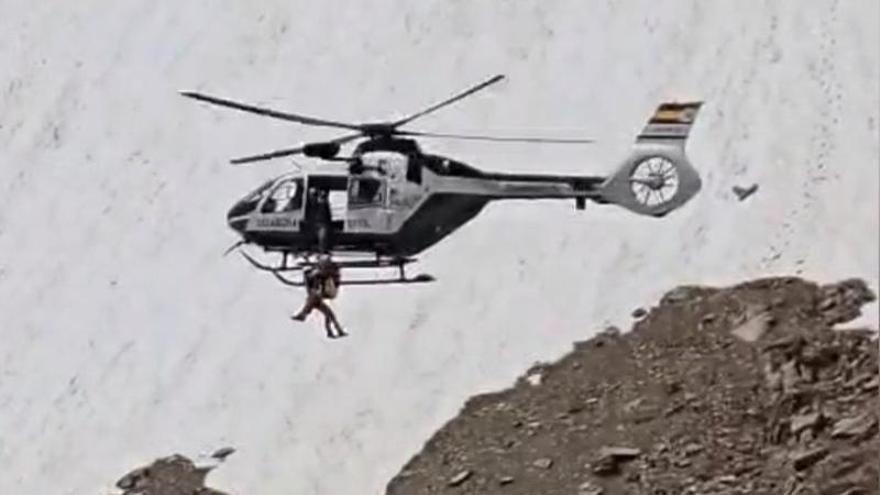 Rescate de un montañero en el pico Infiernos