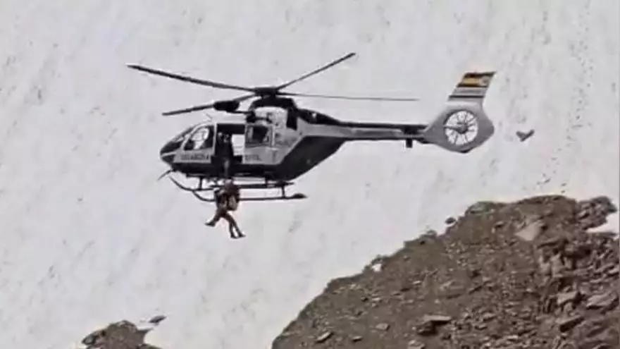 Rescate de un montañero en el pico Infiernos