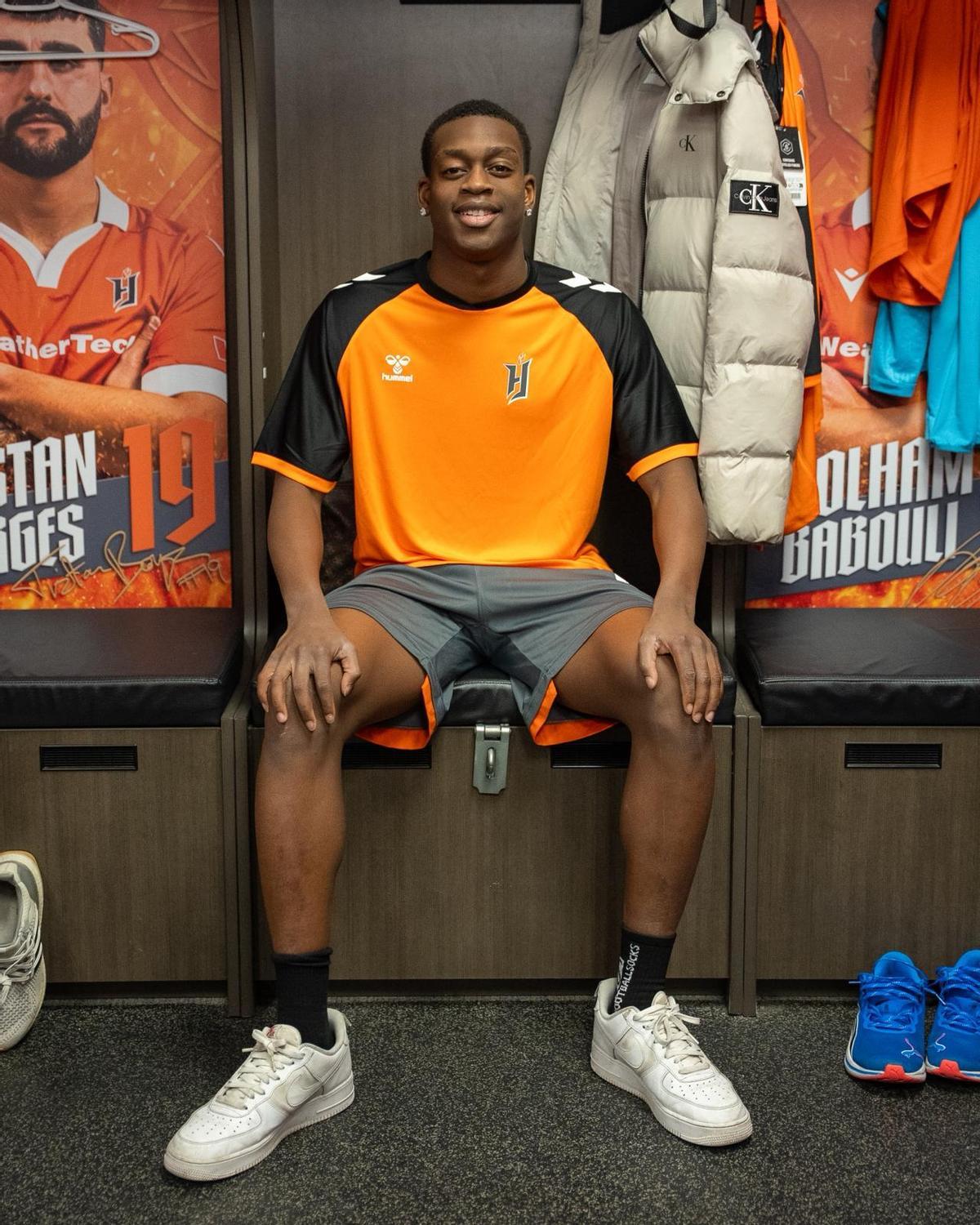 Oketo, en el vestuario del Forge