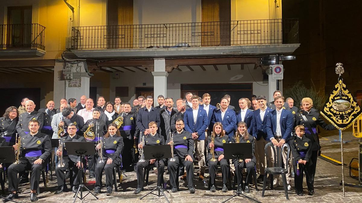 Mayoralía 2024, con la banda y autoridades.