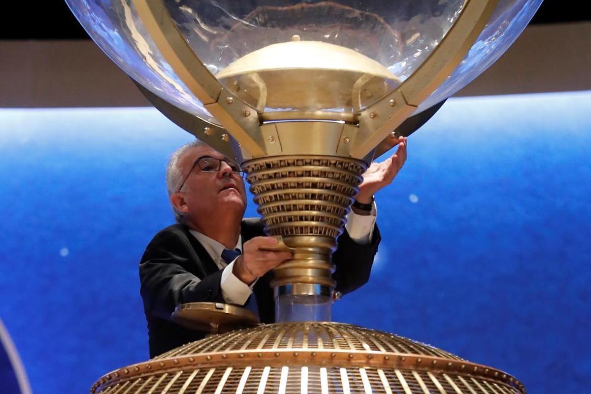 Sorteo Extraordinario de la Lotería de Navidad en el Teatro Real de Madrid.