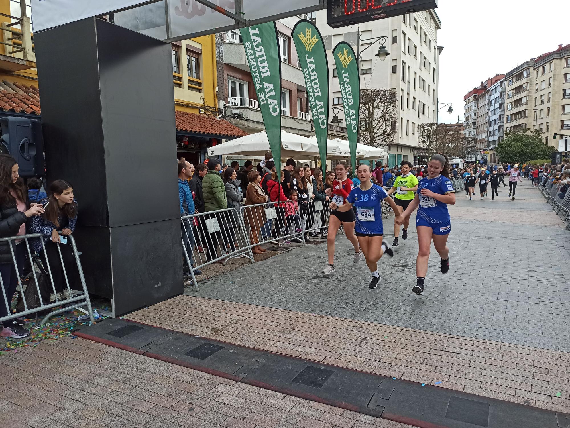 Casi 1.500 participantes disputan la carrera de Fin de Año de Pola de Siero