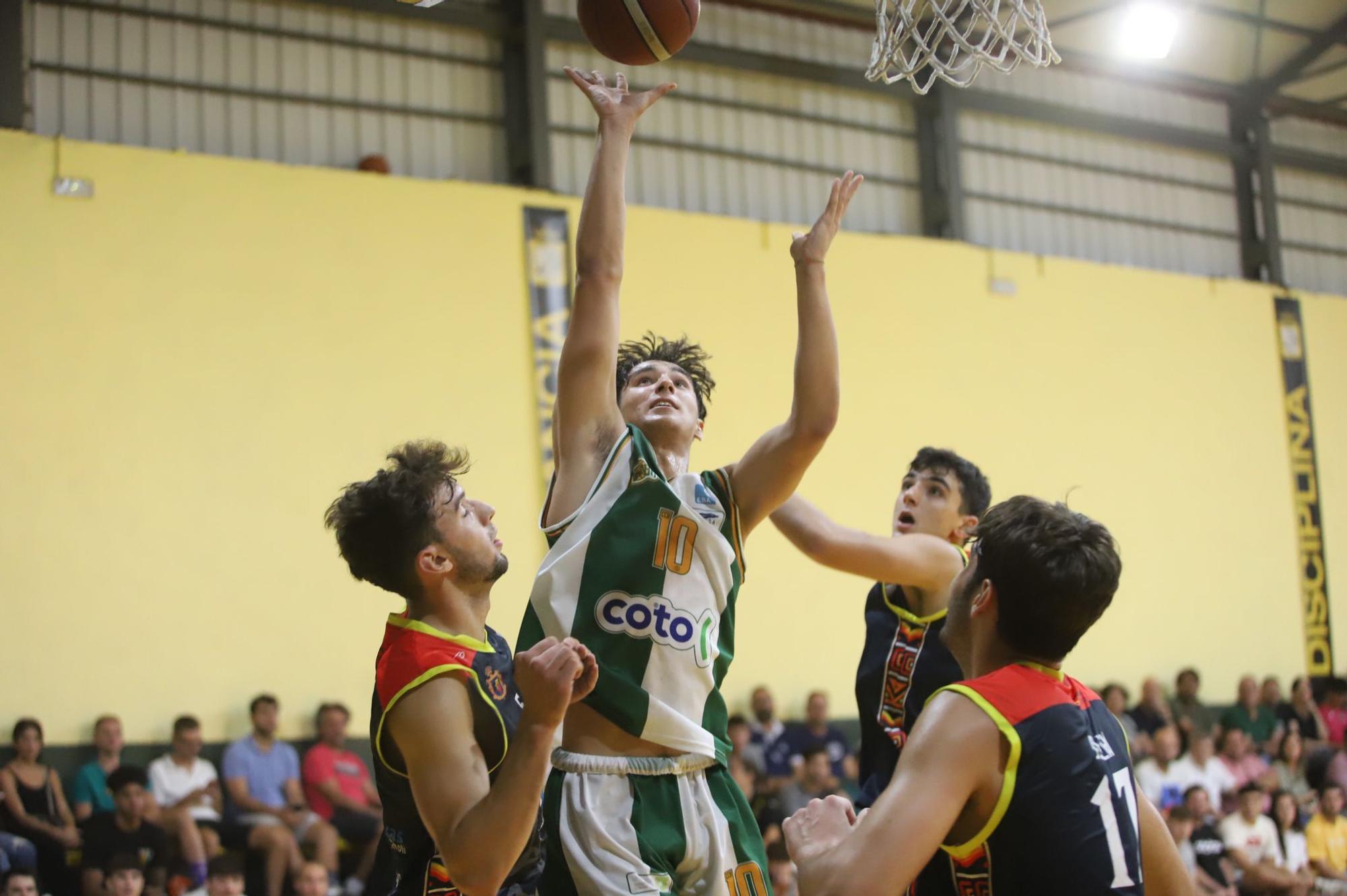 La semifinal de Copa Diputación Coto Córdoba Baloncesto - Peñarroya, en imágenes