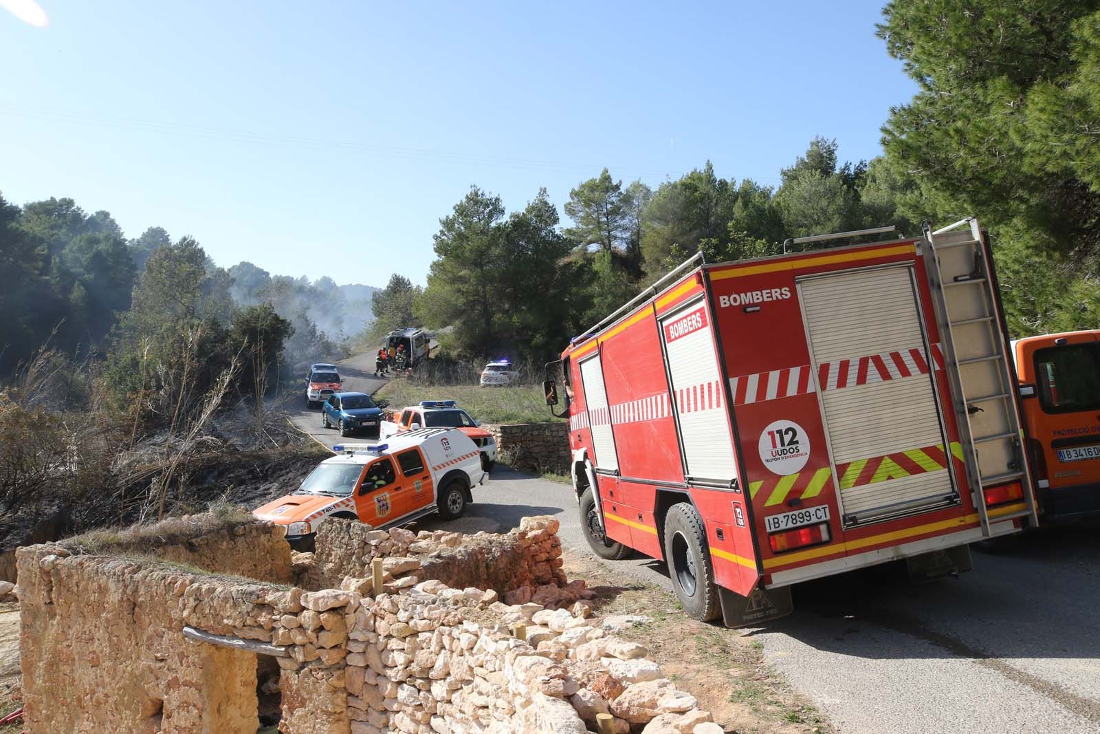 Alarma por un incendio en un torrente de Ibiza