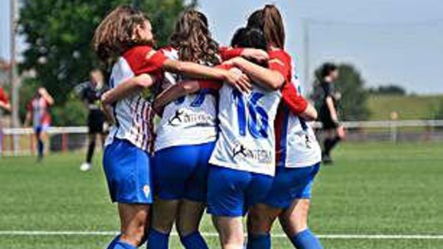 Las jugadoras rojiblancas celebran un gol. | RSG