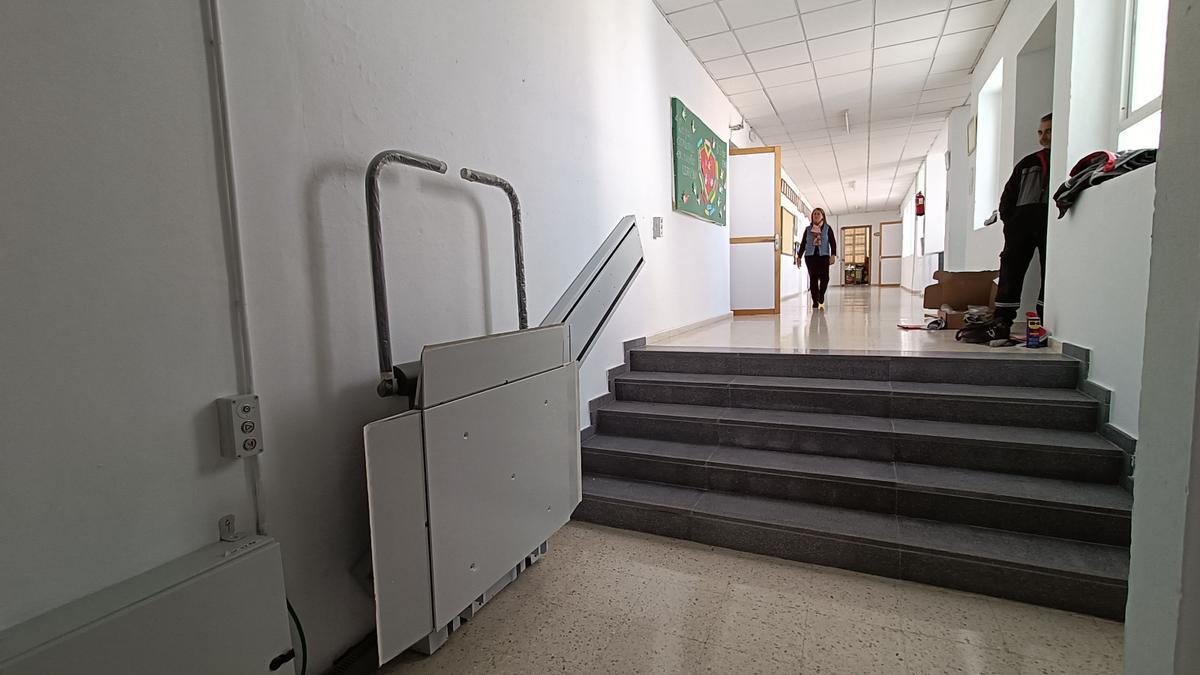 Obra de mejora de accesibilidad en un centro educativo.