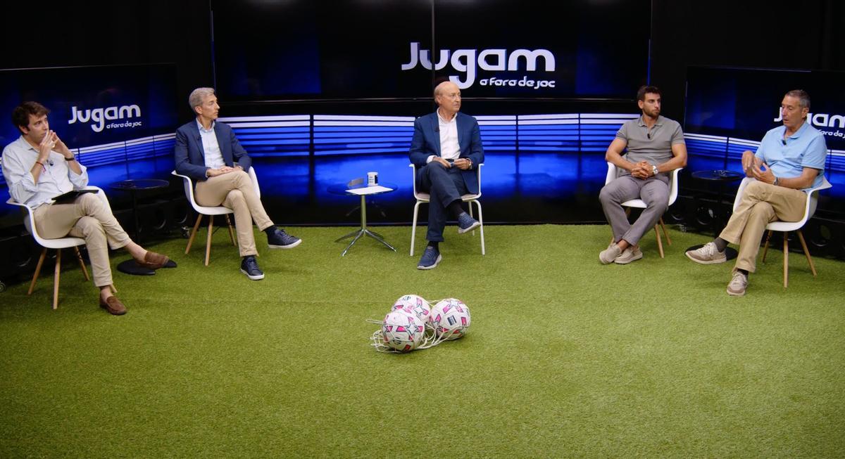 Imagen del programa de la noche del lunes Jugam a fora de joc de Fibwi que presenta Juan Antonio Bauzá.