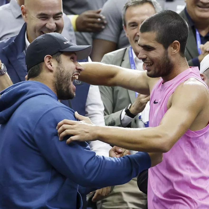 Álvaro Alcaraz - El hombre de las 'Manos Bendecidas'