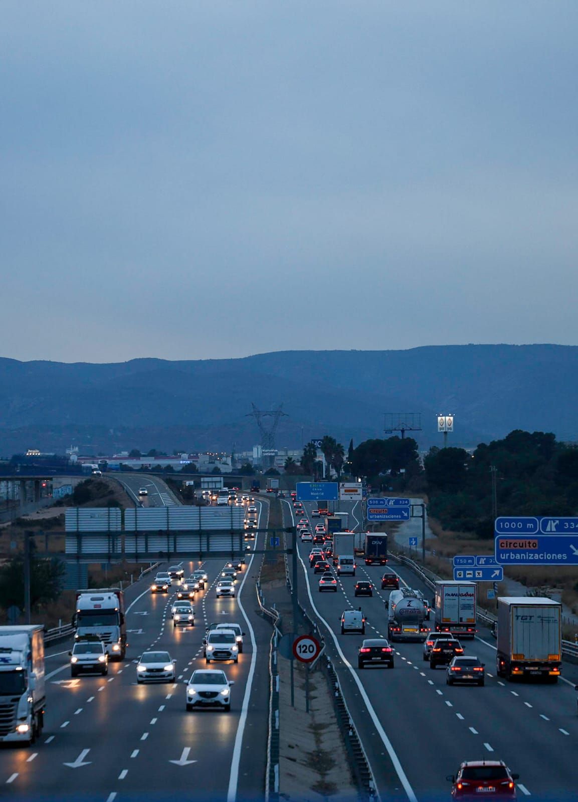 Comienza la operación salida del puente de la Constitución