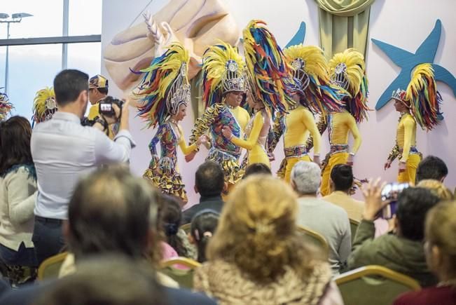 Donacion premio Reina del Carnaval del Centro ...