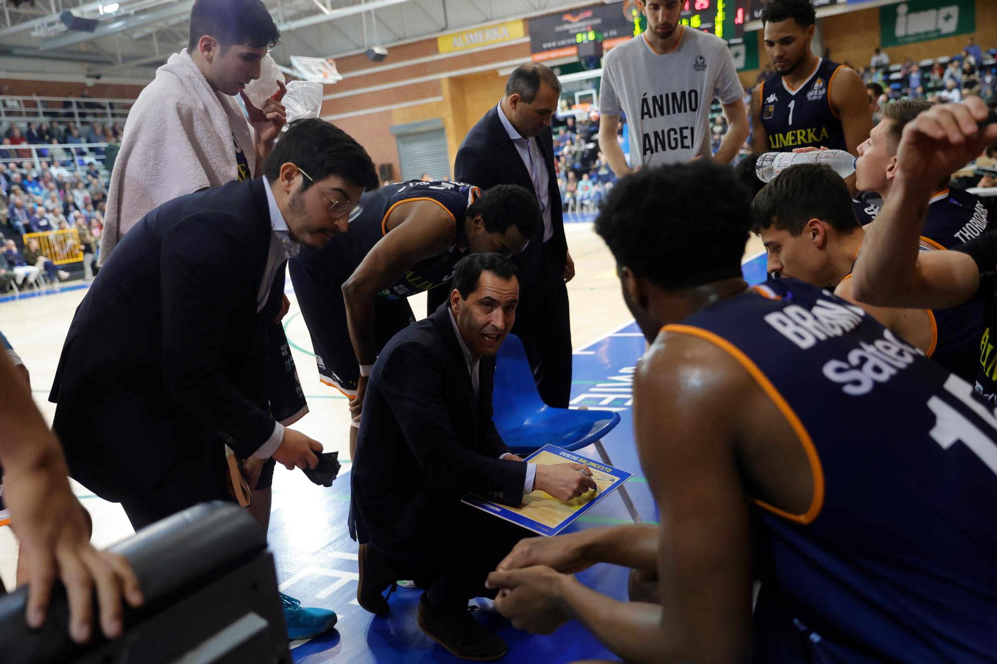 El Alimerka Oviedo Baloncesto gana un partido clave al Iraurgi ISB