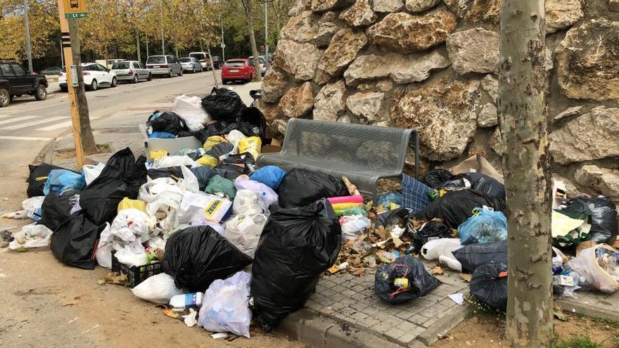 Figueres fa una crida al civisme per frenar els abocaments incontrolats