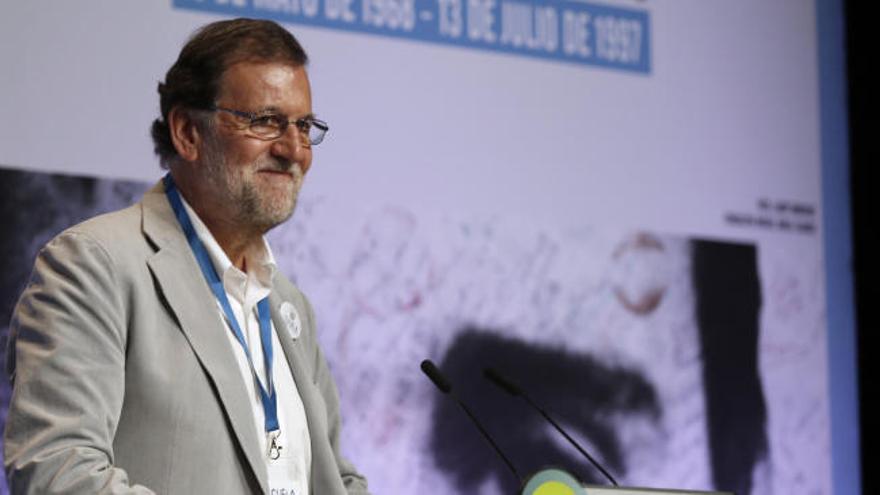 Rajoy cree que los independentistas &quot;ya empiezan a ver como la sociedad se desconecta de su desconexión&quot;