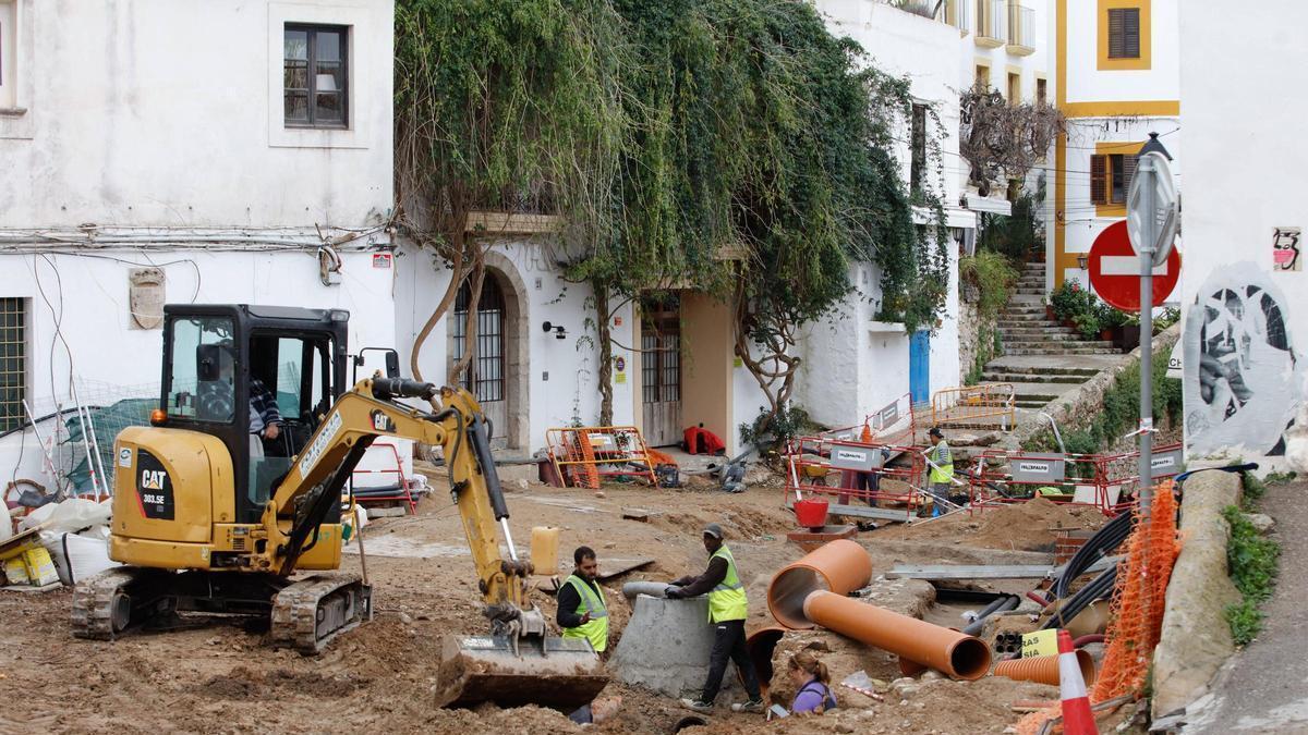 Obras en el casco histórico de Ibiza.