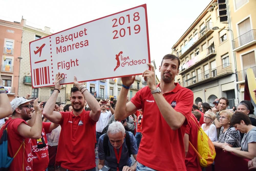 Celebració de l'ICL Manresa a la plaça Major