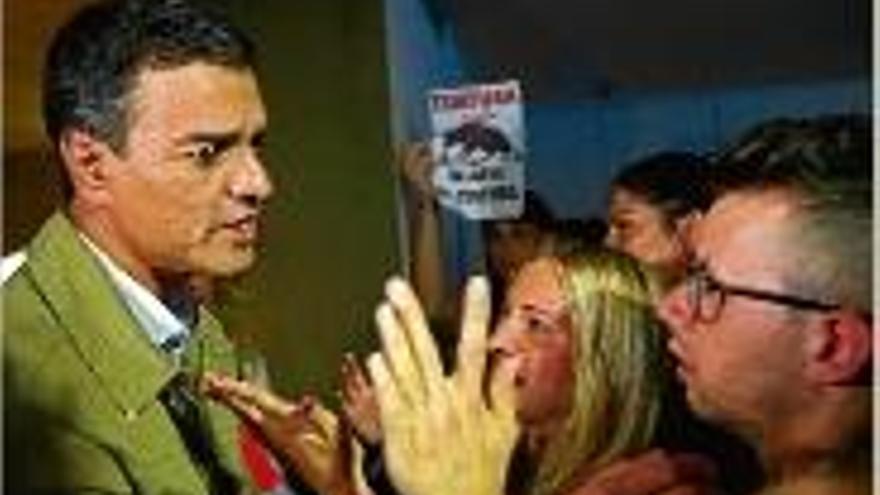 Sánchez va dialogar amb antitaurins.