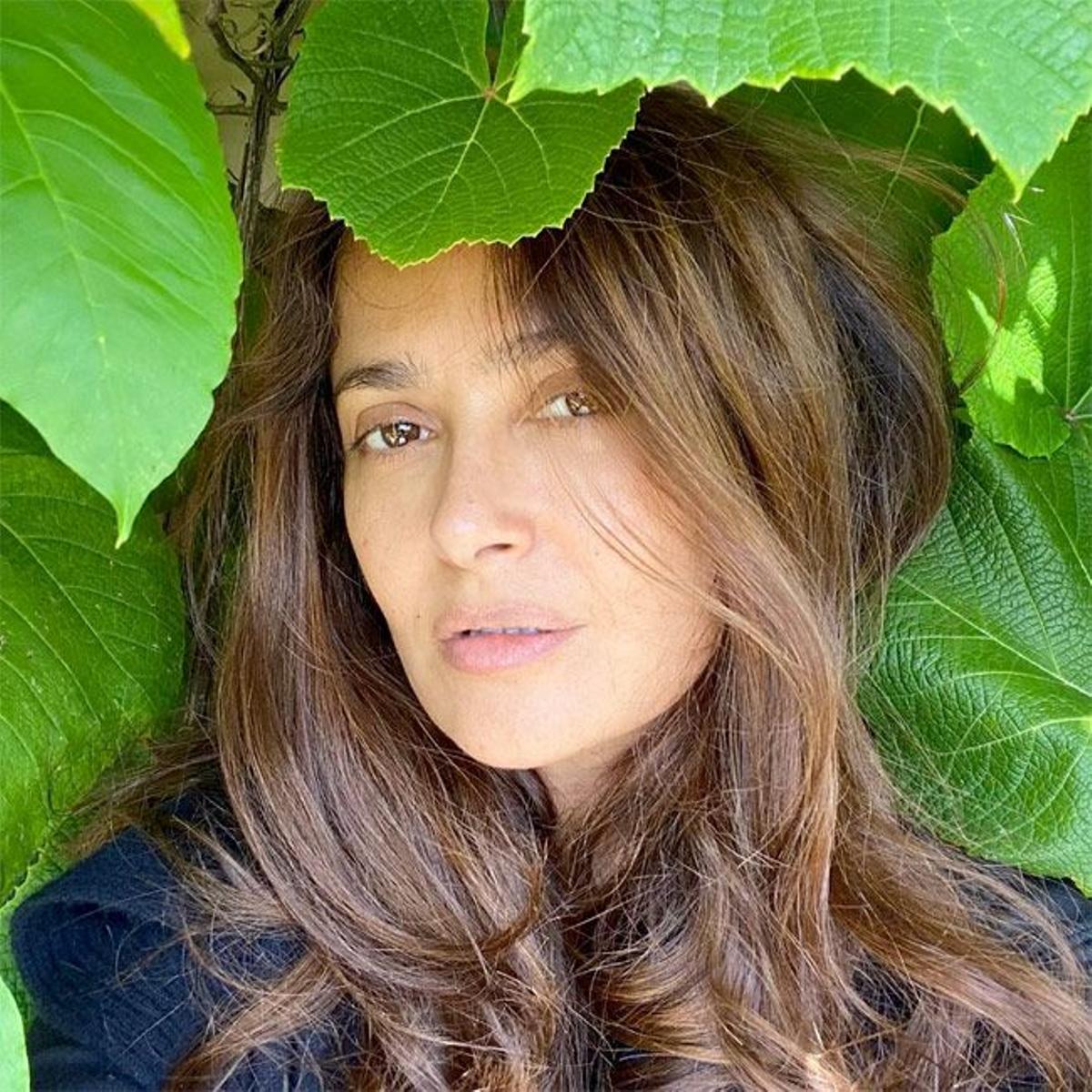 Salma Hayek sin maquillaje ni filtros, en uno de sus 'selfies' con más 'likes' de Instagram