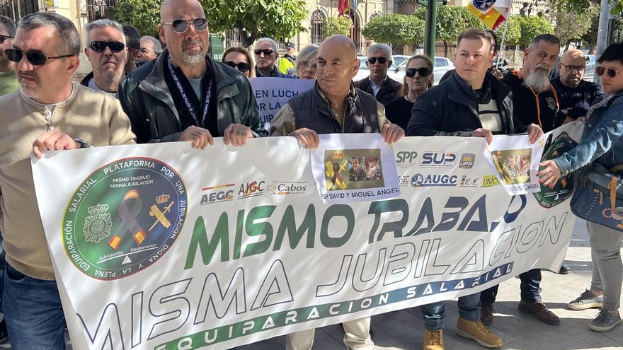 Guardias civiles y policías exigen en toda España mejores salarios y la dimisión de Marlaska