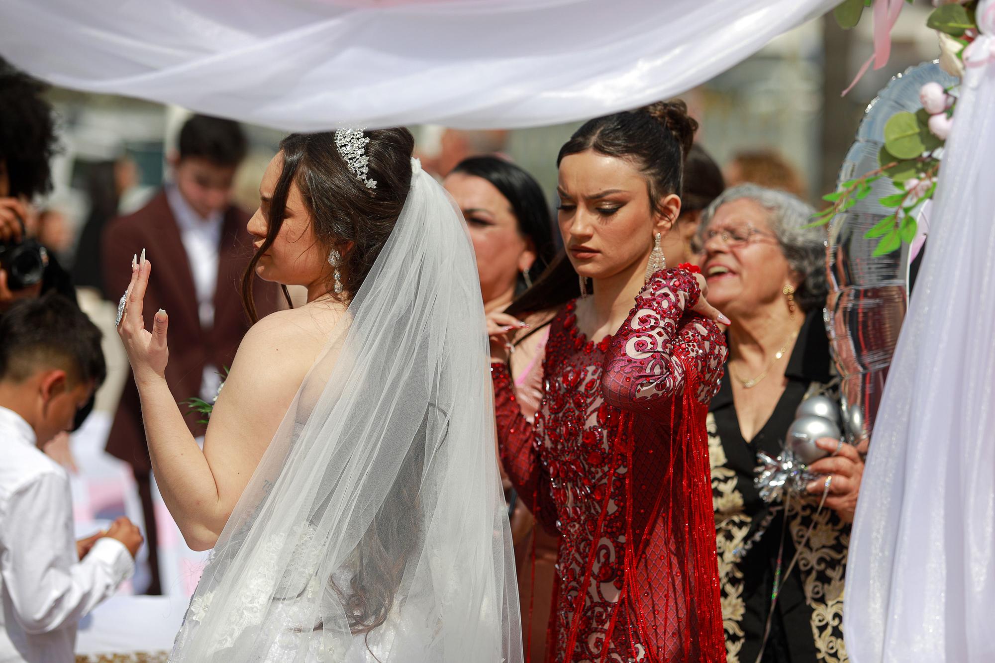 Mira aquí todas las fotos de la gran boda gitana de Lucía y Daniel en Ibiza