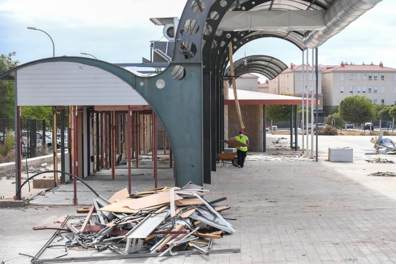 Estado de abandono del antiguo mercado de los sabores de Vecindario