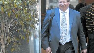 Ramón García-Bragado, ahir, sortint de la seu d’EL PERIÓDICO.