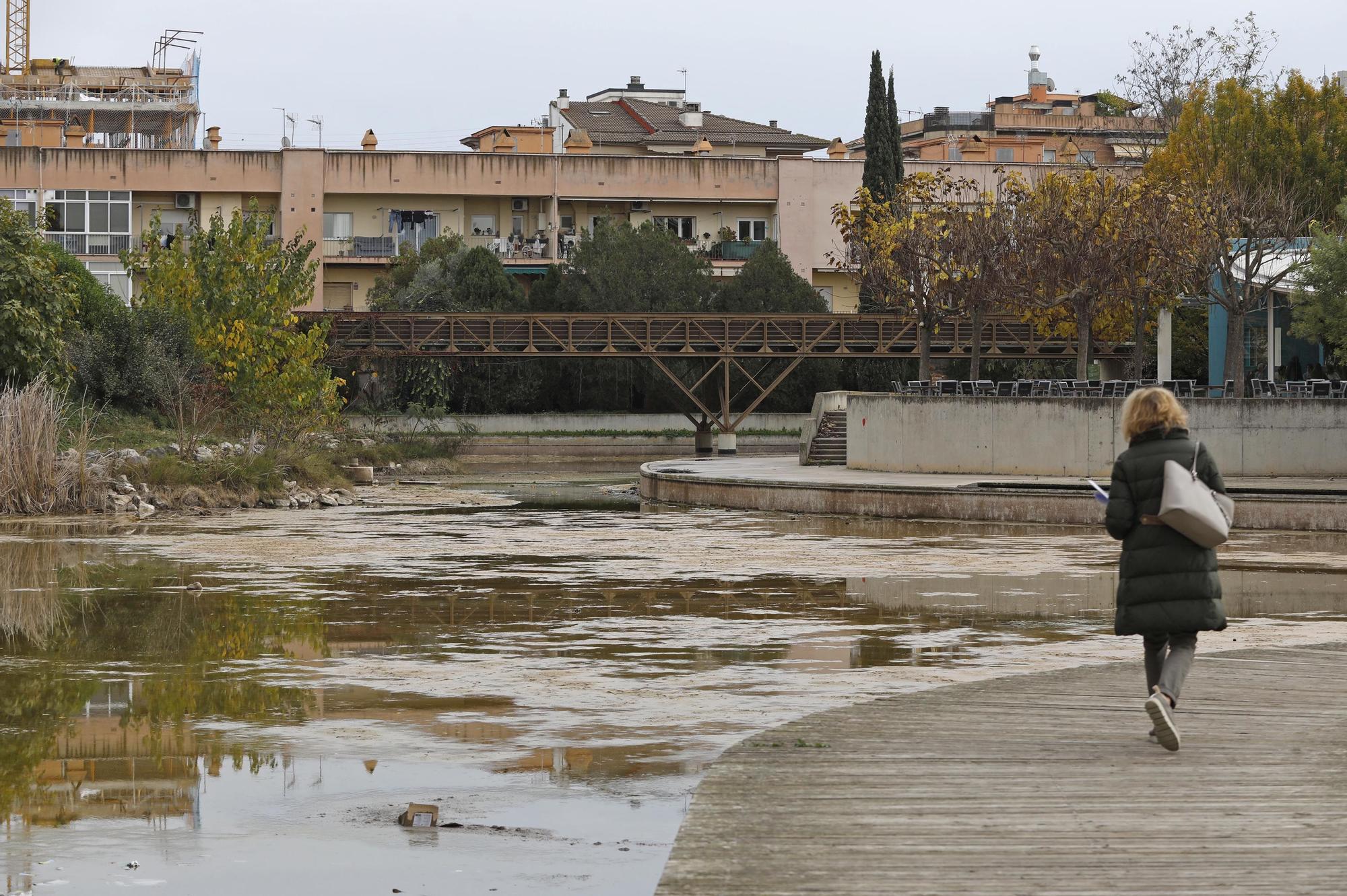 L’estany del parc del Migdia ja està buit