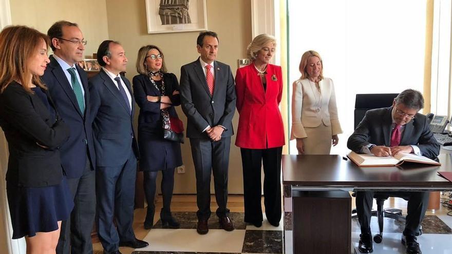 El ministro de Justicia visita Cáceres e impone las medallas de San Raimundo de Peñafort a diversas personalidades