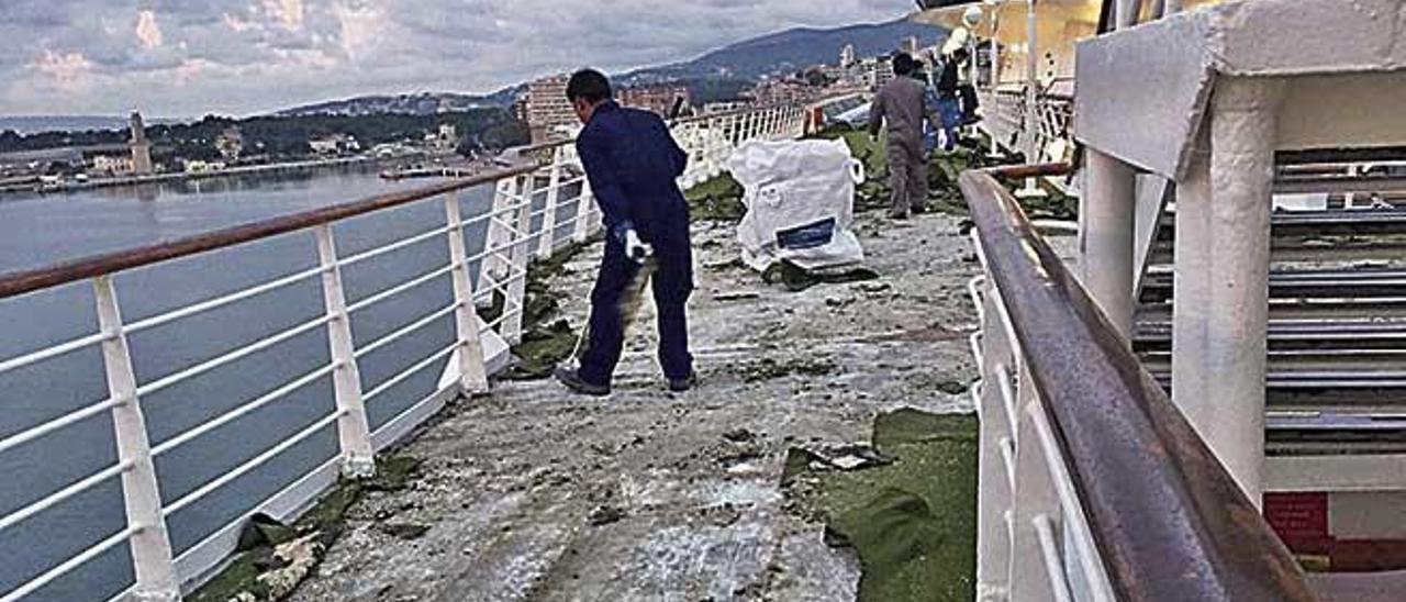 Los trabajos incluían cambios en las moquetas.