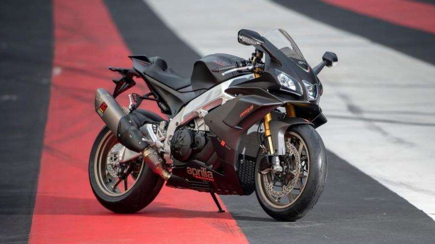 Aprilia RSV4 RR, del circuit al carrer