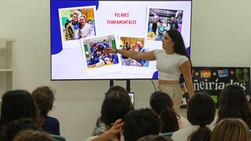 Leyre Villamediana visita a los alumnos de O Piñeiriño | IÑAKI ABELLA