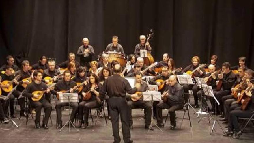 La Orquesta de Pulso y Púa abre la escuela de música