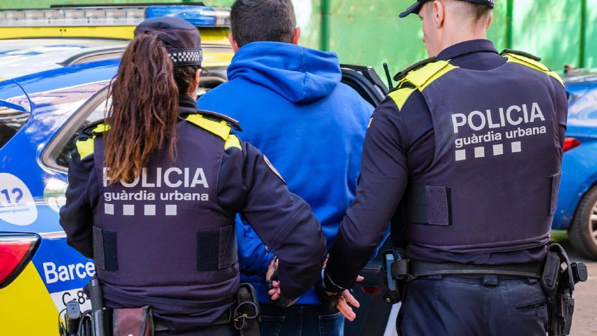 Imagen de un detenido por la Guardia Urbana