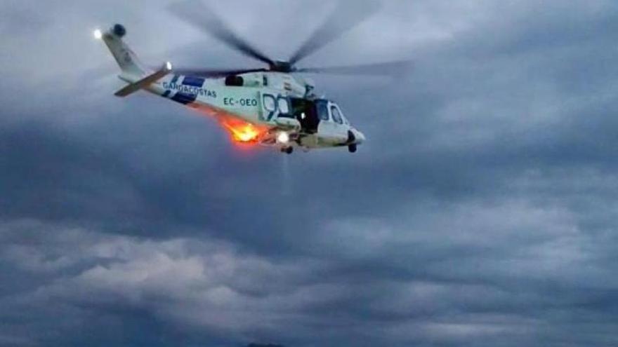 Evacuado en helicóptero un hombre tras sufrir un dolor en el pecho en Cíes