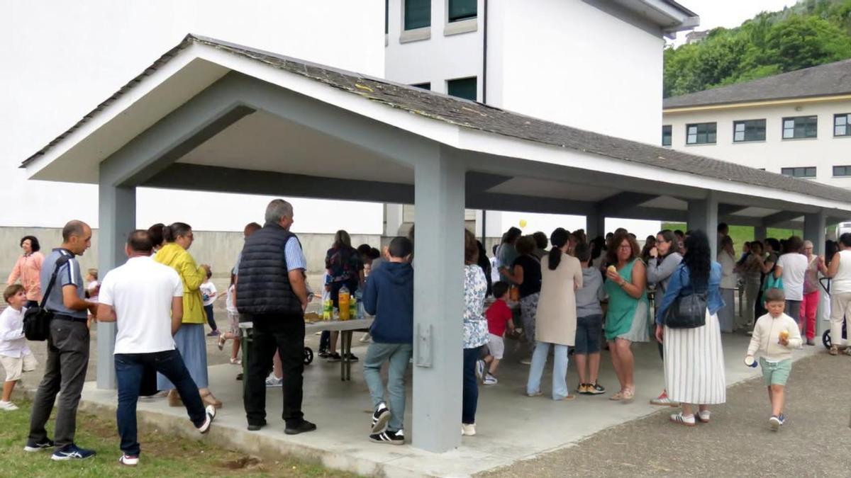 El colegio San Miguel de Trevías celebra 50 años de compromiso con la educación: "Cada alumno que entra por nuestras puertas representa una nueva oportunidad para seguir escribiendo esta historia colectiva"