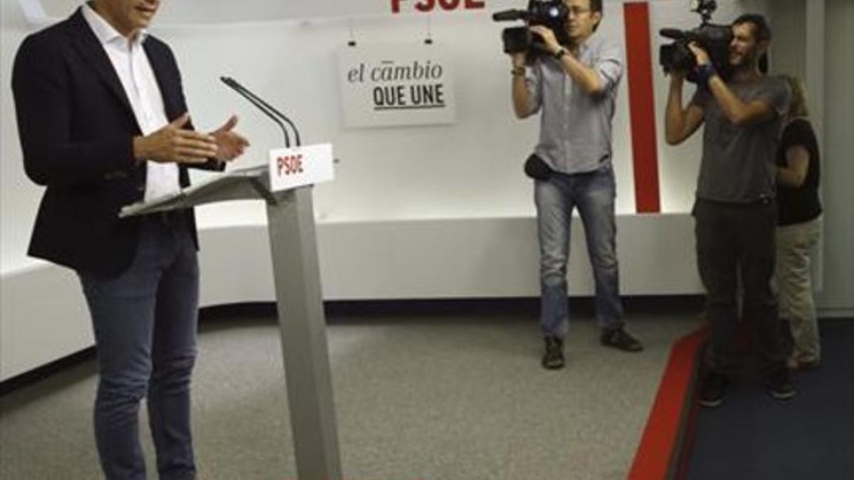 El líder y candidato del PSOE, Pedro Sánchez, durante la rueda de prensa del lunes pasado.