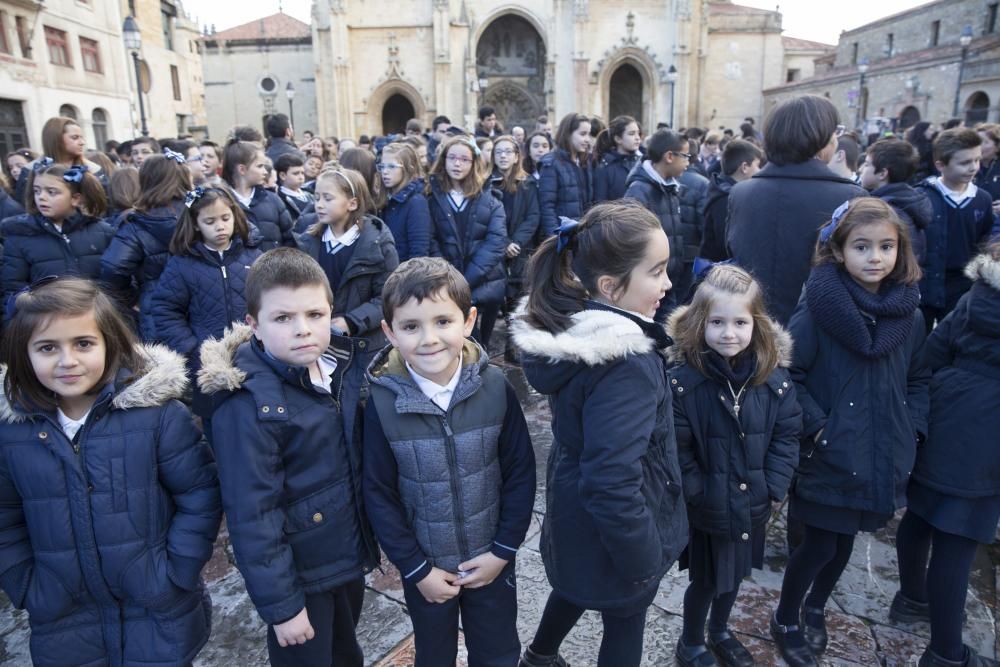 El colegio Amor de Dios celebra la Niña María.