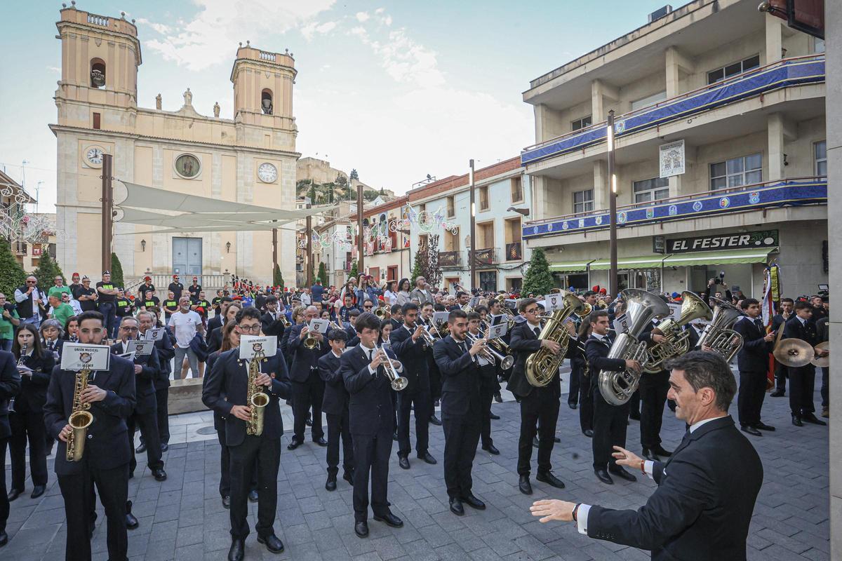 Petrer celebra su Entrada de Bandas