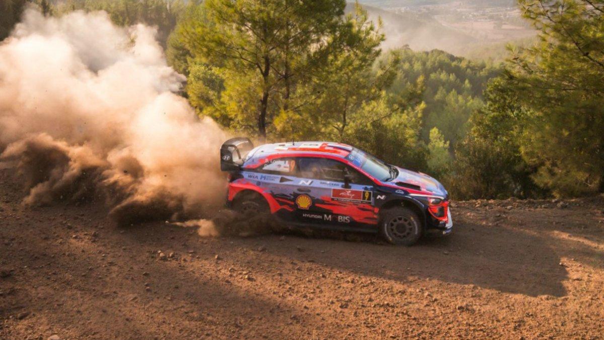 Loeb empieza mandando en Turquía