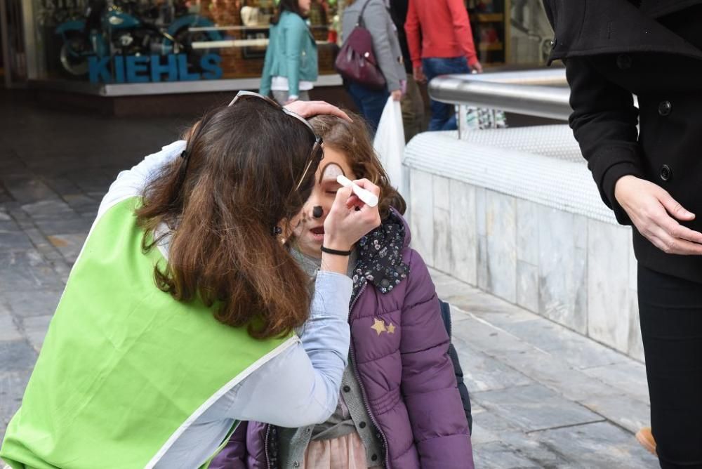 Los interinos de Educación protestan por las oposi