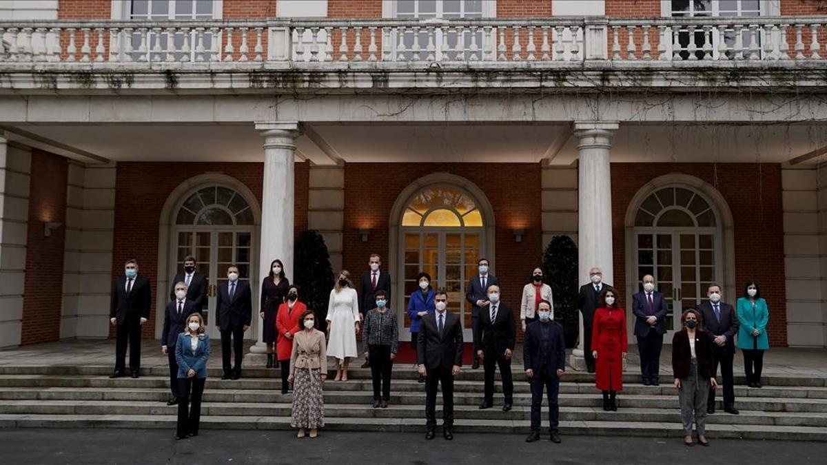 Foto de familia del nuevo Gobierno de Pedro Sánchez