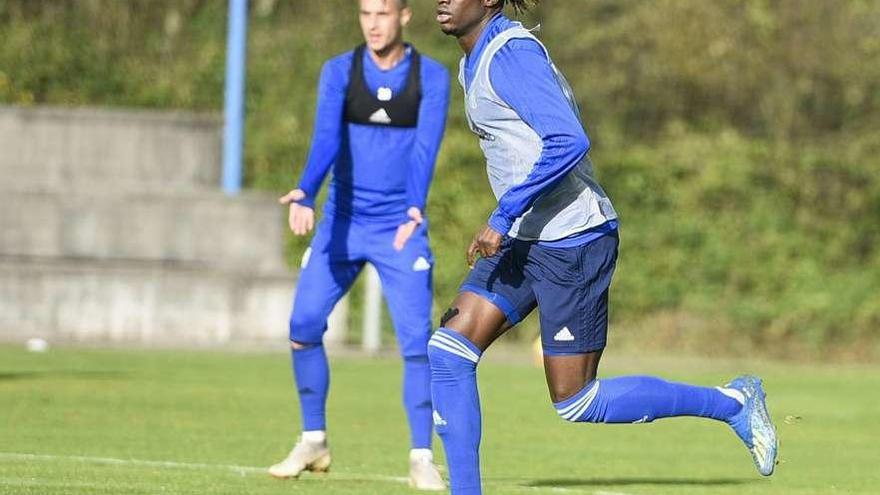 Ibrahima, en El Requexón, con Tejera al fondo.