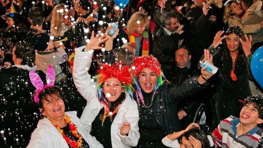 Las aglomeraciones hacen inviable las fiestas de Nochevieja.