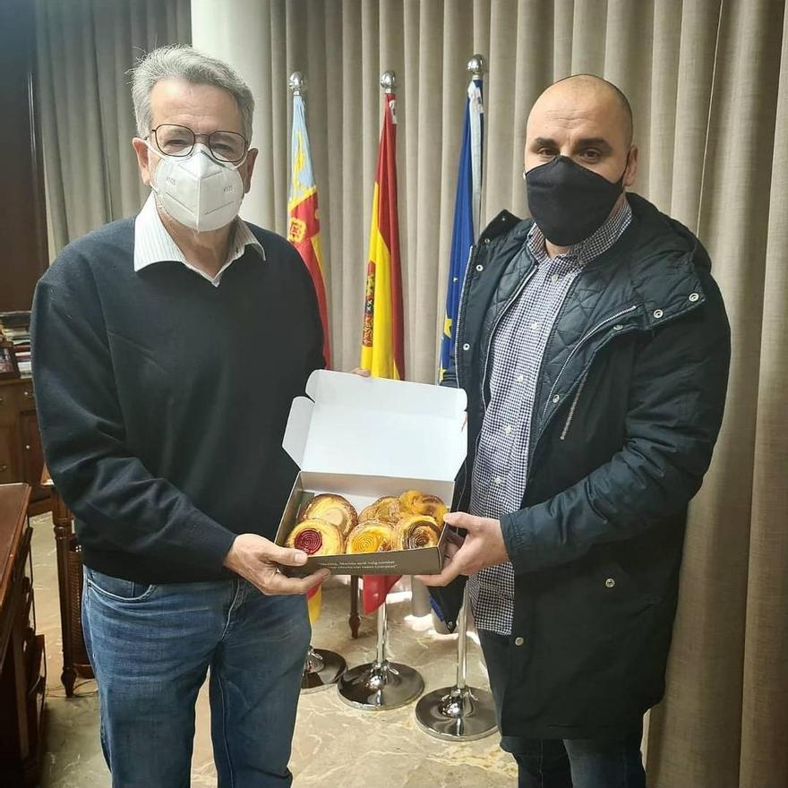 David Esteve con el alcalde Ramón Marí