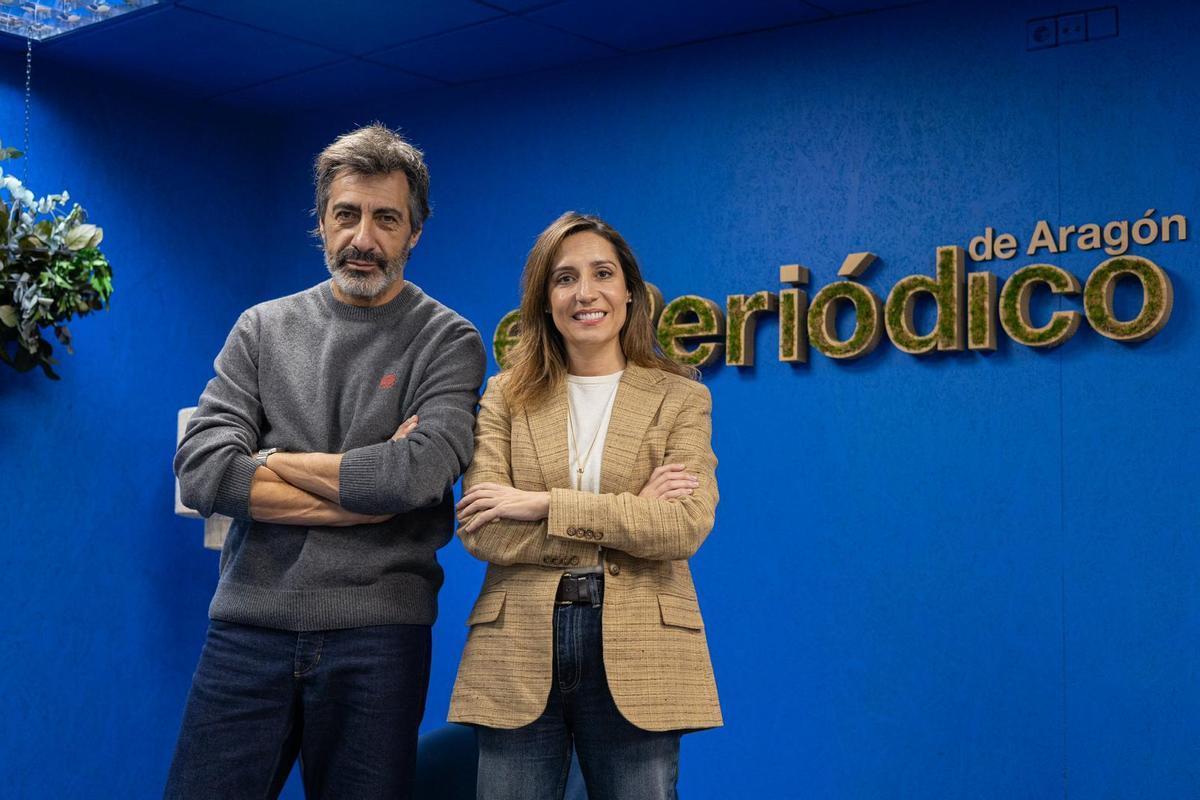 Ángela Banzas junto a Juan del Val, ganador del Premio Planeta 2025 por 'Vera, una historia de amor'