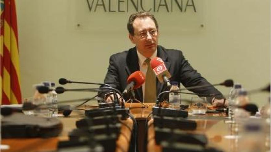 El director general de Transporte, Carlos Eleno, ayer en Castelló.